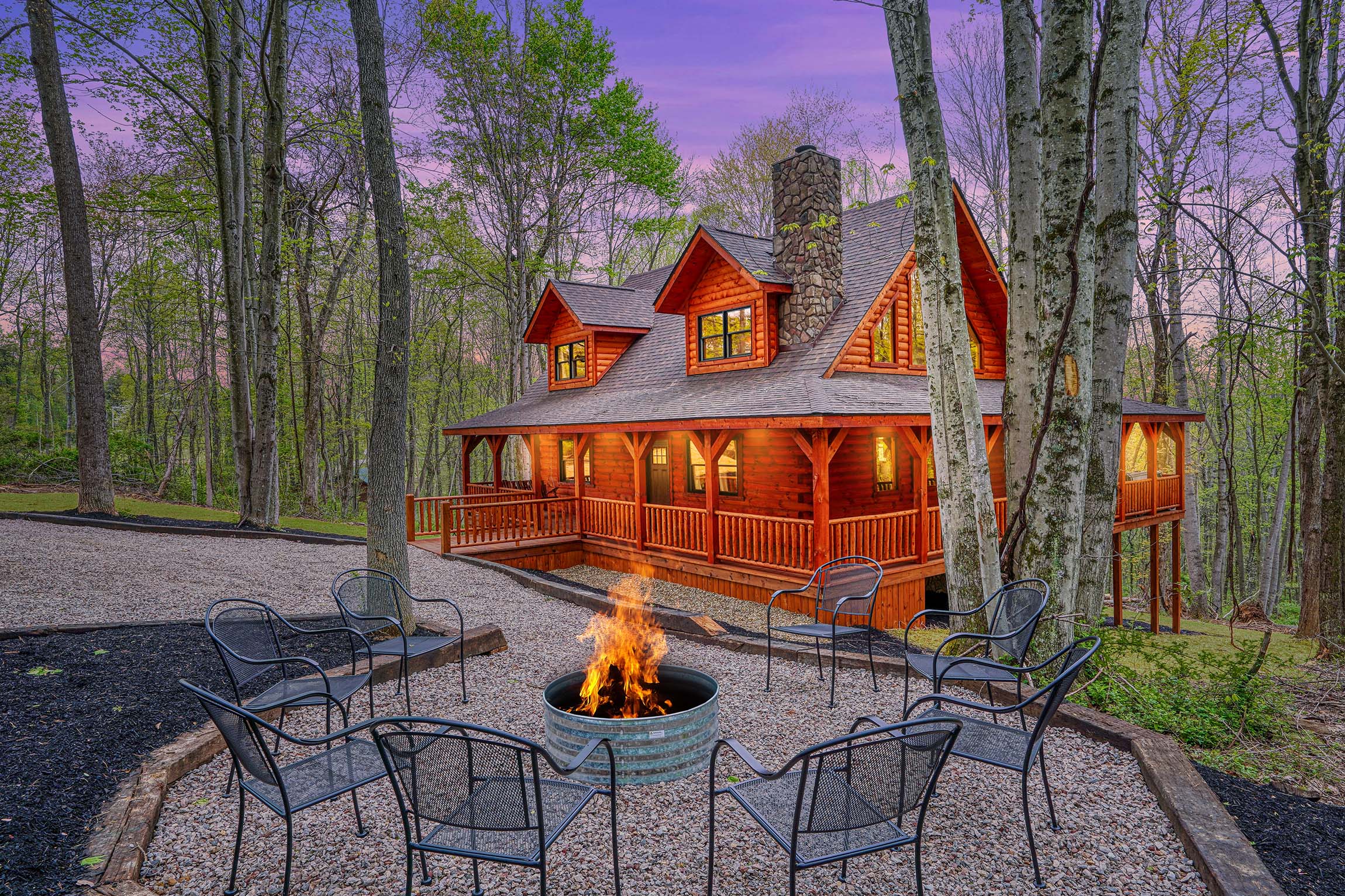 Jackson's Luxury Hideaway at twilight