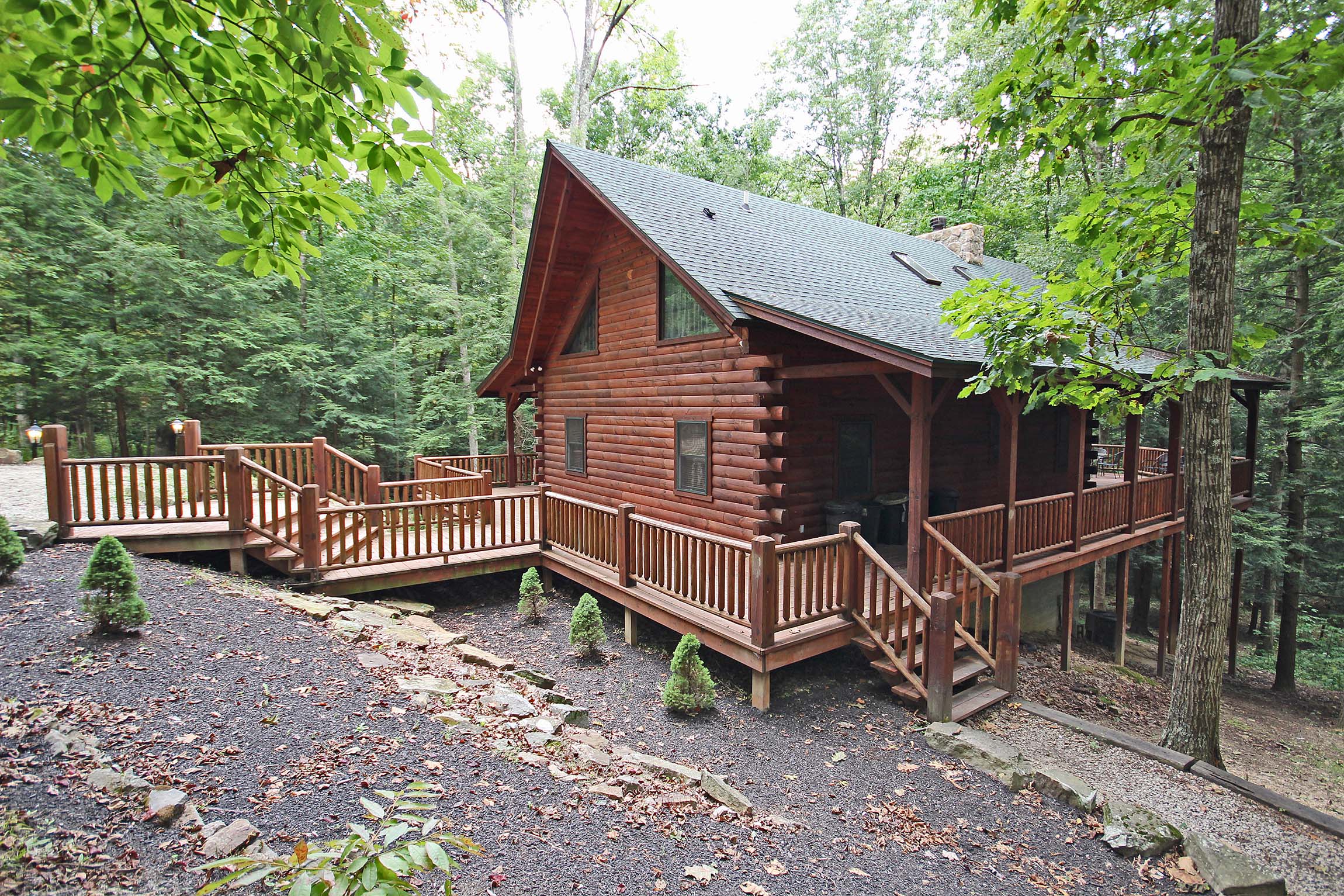 Double Pine Lodge Woodland Ridge Cabins in Hocking Hills, Ohio