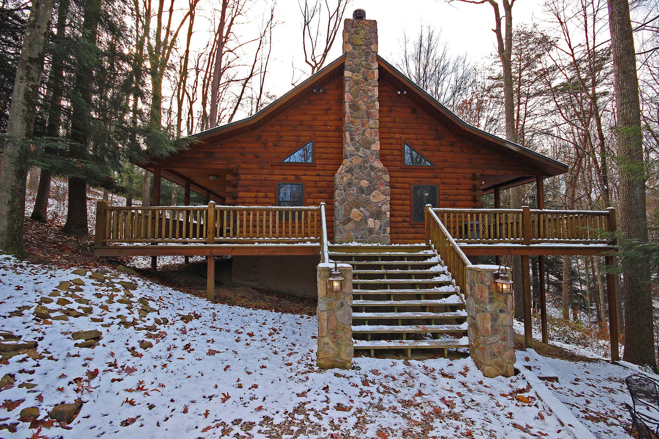 Leaning Tree Cabin in the Hocking Hills