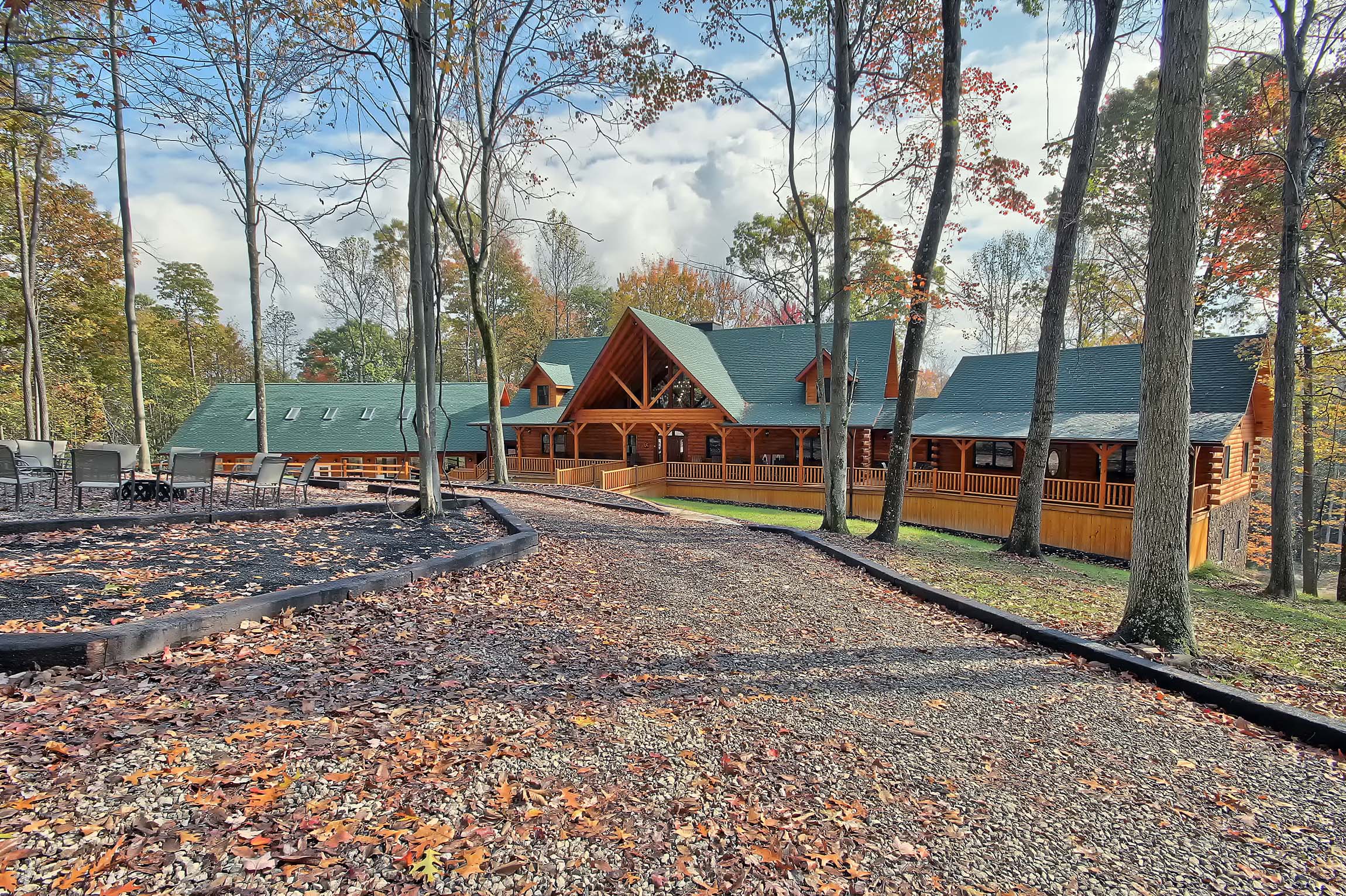 Majestic Oaks Lodge in the Hocking Hills
