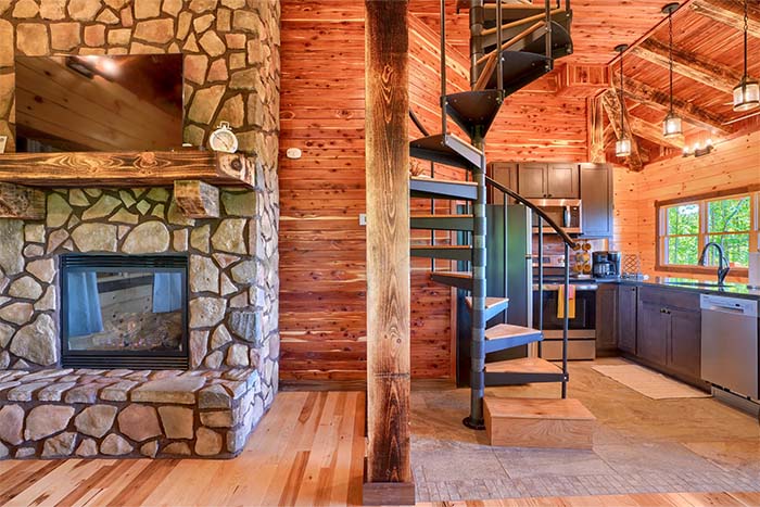 Rustic elegance and adventure in a log cabin tree house