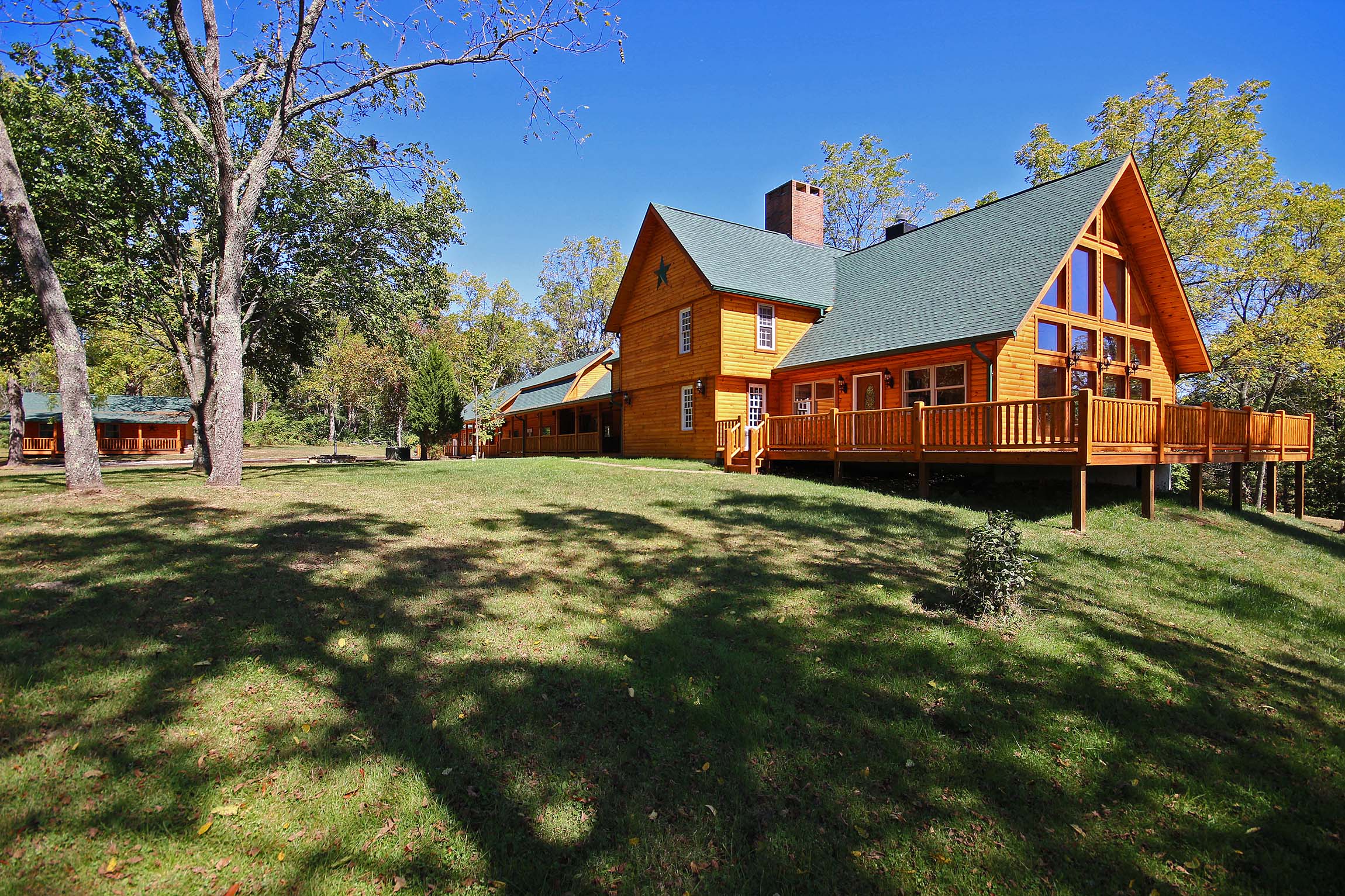 The Western Lodge - Woodland Ridge Cabins in Hocking Hills, Ohio